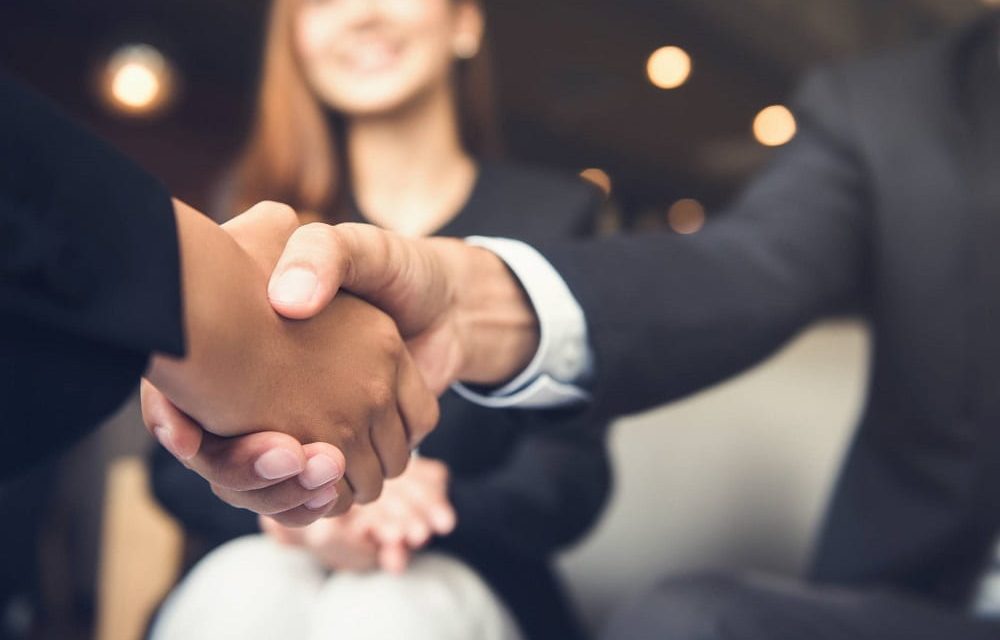 Phrase d'accroche commerciale pour attirer le client en prospection téléphonique B to B : comment prospecter par téléphone et transformer un lead en vente