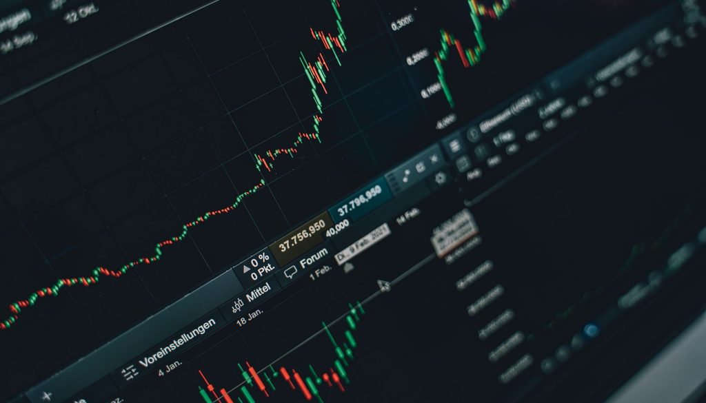 Investir en bourse quand on débute : ETF, PEA et premiers réflexes